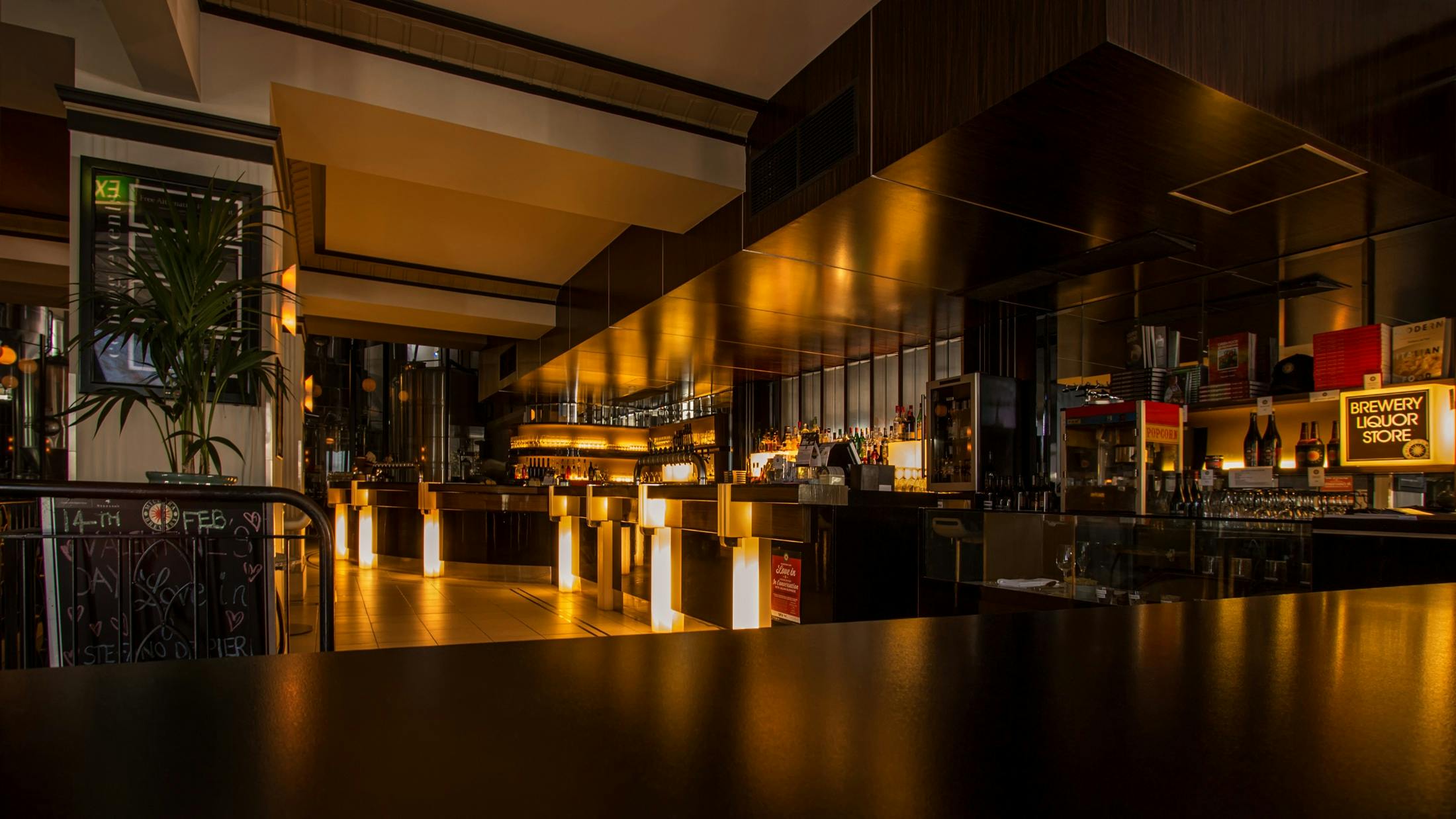 Interior acollidor de Can Fanals, restaurant a Sabadell